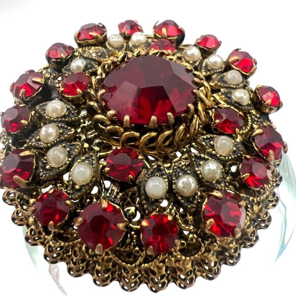 Vintage Red Brooch Pin Faceted Rhinestones & Faux Pearls Filigree Gold Tone READ - Picture 4 of 9
